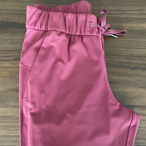 Lululemon On The Fly Pants - Picture 2 of 6